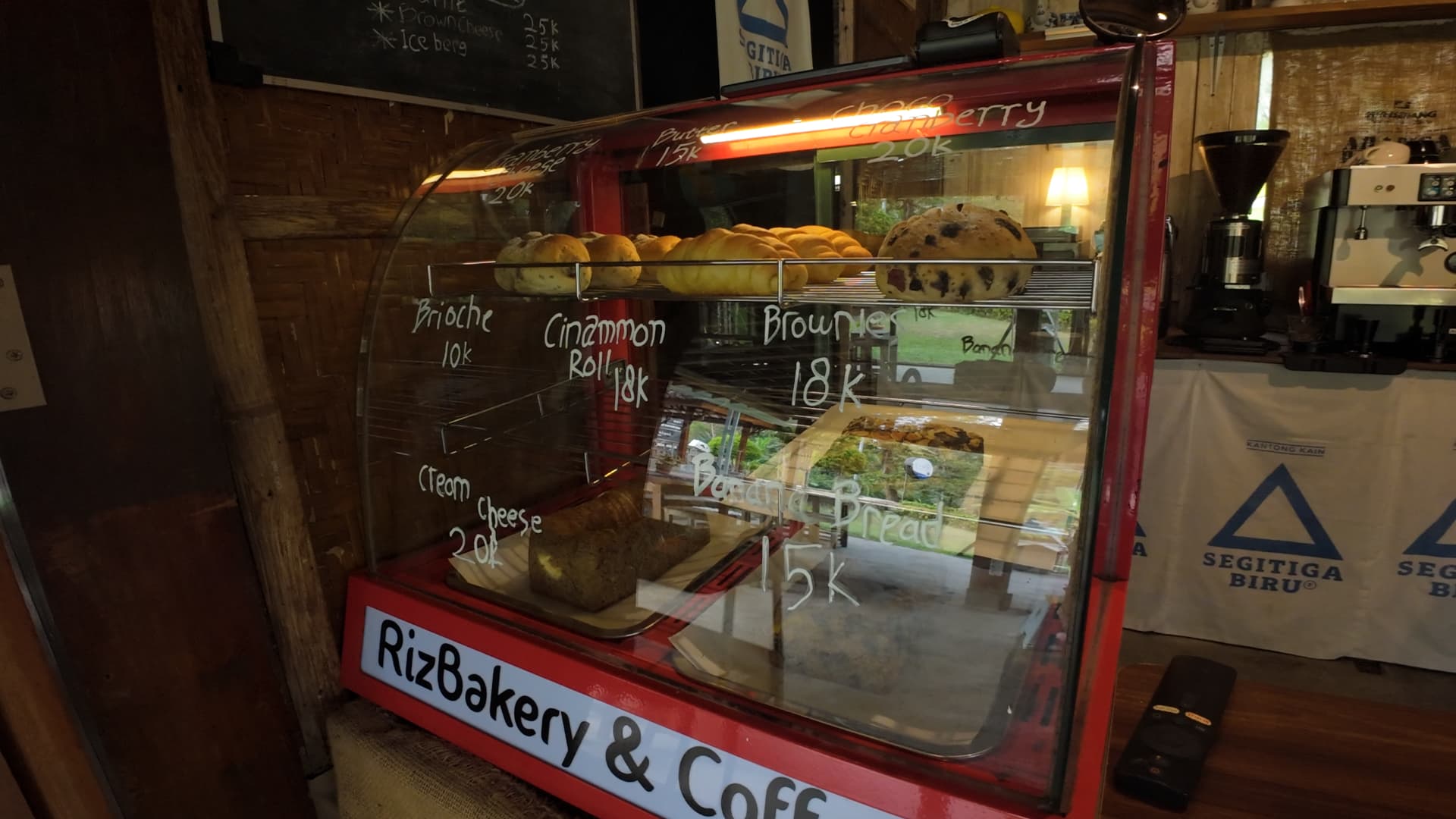 Close portrait at RIZ Bakery & Coffee Yogyakarta